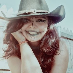 Meet your Posher, Mikhyla